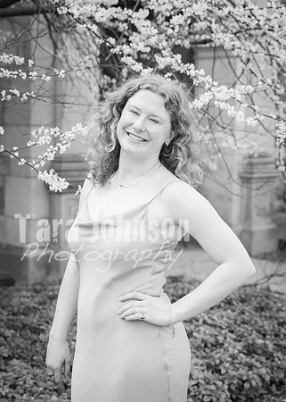 24 Grad Pictures - Kara BW-68