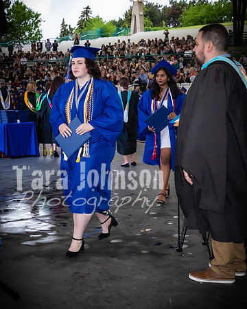 22 IA Grad - Angle #4 Celebration Walk - TJP (17 of 345)