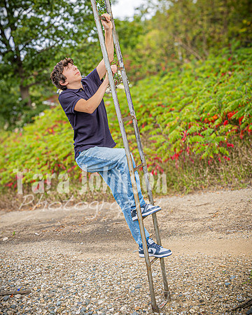 Corbin Gibson @ Highland Depot Tracks - Color - TJP (23 of 43)