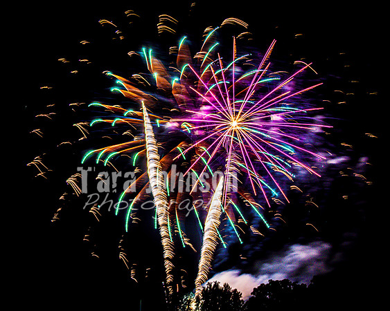 2022 LHS Fireworks - TJP (53 of 90)