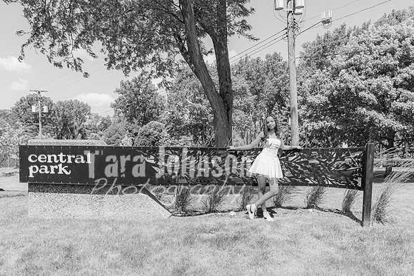 Anna Allen @ Central Park in Milford - BW - TJP (72 of 100)