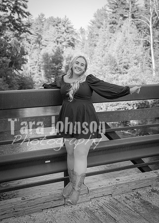 24 Senior Photos - Grace Fitzgerald B&W (6 of 171)
