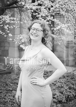 24 Grad Pictures - Kara BW-69