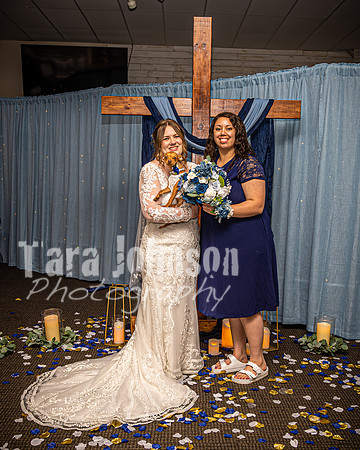Mitch & Kelly - Kelly with Friends & Family - TJP (10 of 15)