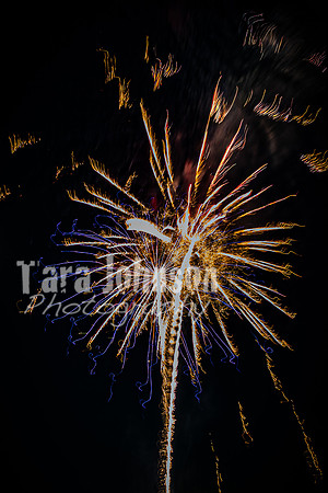 2025 LHS Community Fireworks - TJP (5 of 76)