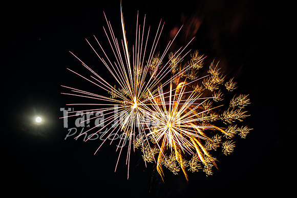 2025 LHS Community Fireworks - TJP (6 of 76)