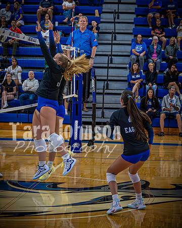 25 LHS Vball - #18 Kelsey Robert - TJP (11 of 19)