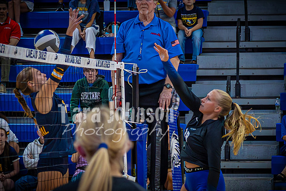 25 LHS Vball - #18 Kelsey Robert - TJP (14 of 19)