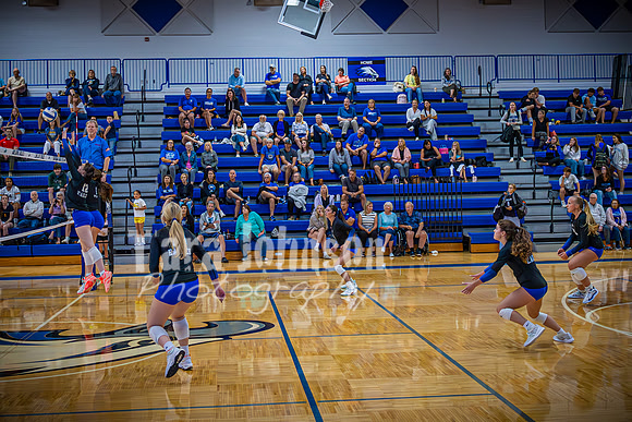 25 LHS Vball - #5 Olivia Kalhorn - TJP (13 of 15)