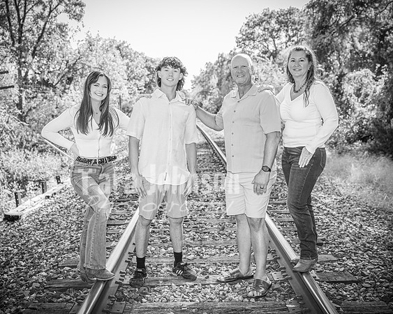 Badertscher Family on Pettibone Lake - BW - TJP (2 of 14)