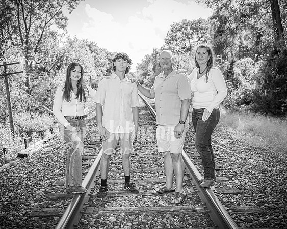 Badertscher Family on Pettibone Lake - BW - TJP (1 of 14)
