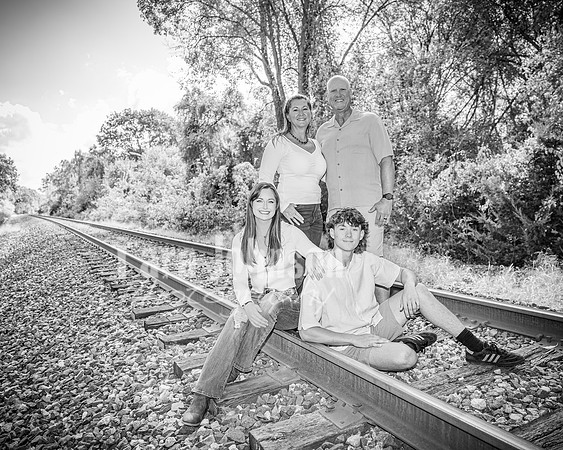 Badertscher Family on Pettibone Lake - BW - TJP (3 of 14)