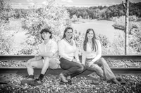 Badertscher Family on Pettibone Lake - BW - TJP (4 of 14)