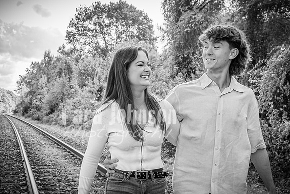 Badertscher Family on Pettibone Lake - BW - TJP (13 of 14)