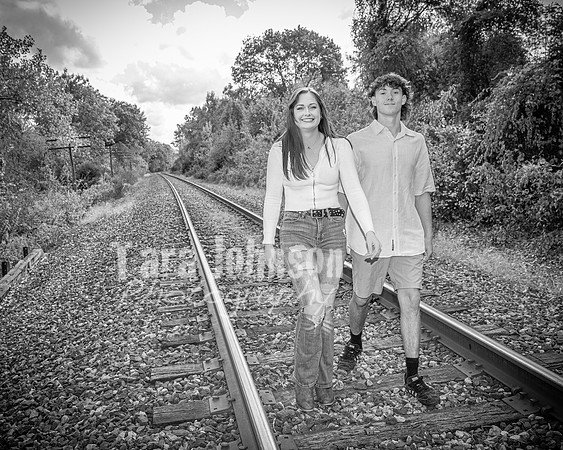 Badertscher Family on Pettibone Lake - BW - TJP (10 of 14)
