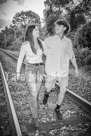Badertscher Family on Pettibone Lake - BW - TJP (12 of 14)