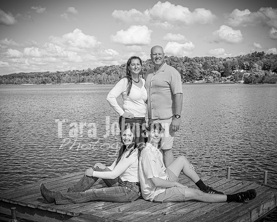 Badertscher Family on Pettibone Lake - BW - TJP (14 of 14)