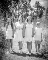 Epping & Cholish Family @ Indian Springs - BW - TJP (5 of 43)