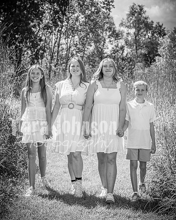 Epping & Cholish Family @ Indian Springs - BW - TJP (5 of 43)