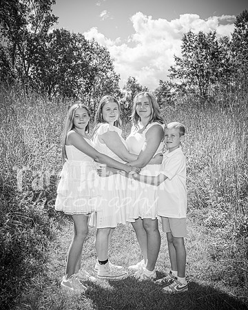Epping & Cholish Family @ Indian Springs - BW - TJP (6 of 43)