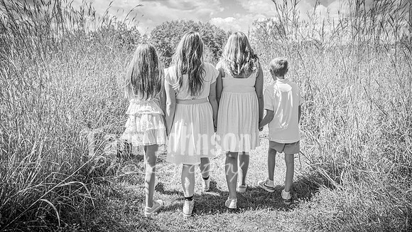 Epping & Cholish Family @ Indian Springs - BW - TJP (2 of 43)