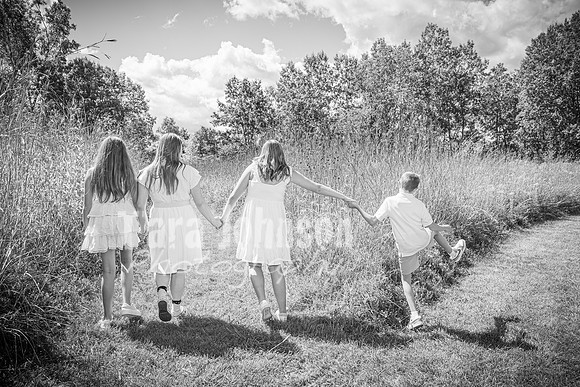Epping & Cholish Family @ Indian Springs - BW - TJP (3 of 43)