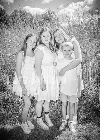 Epping & Cholish Family @ Indian Springs - BW - TJP (9 of 43)