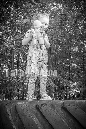 2025 Briggs Family @ Dodge Park #5 - BW - TJP (65 of 85)