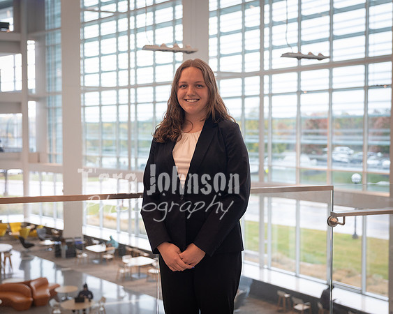 WWHeadshots_F25 (25 of 63)
