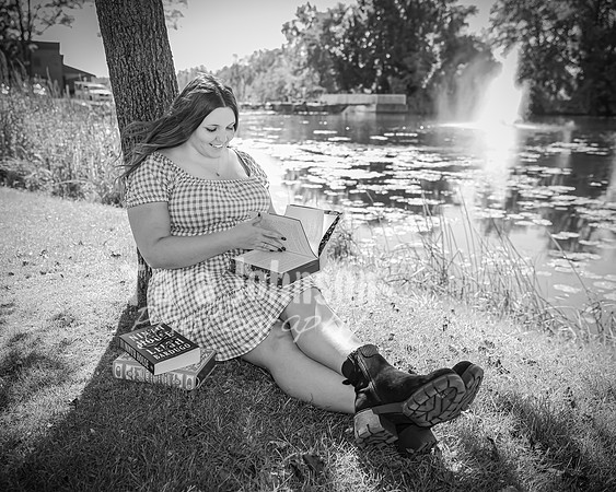 Hannah Thompson - BW - TJP (12 of 50)