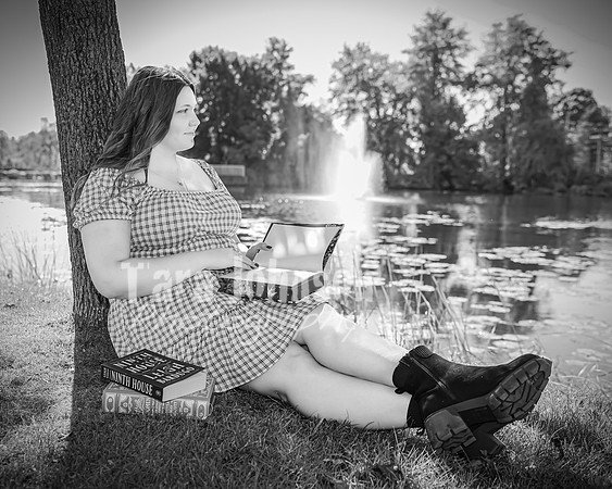 Hannah Thompson - BW - TJP (15 of 50)