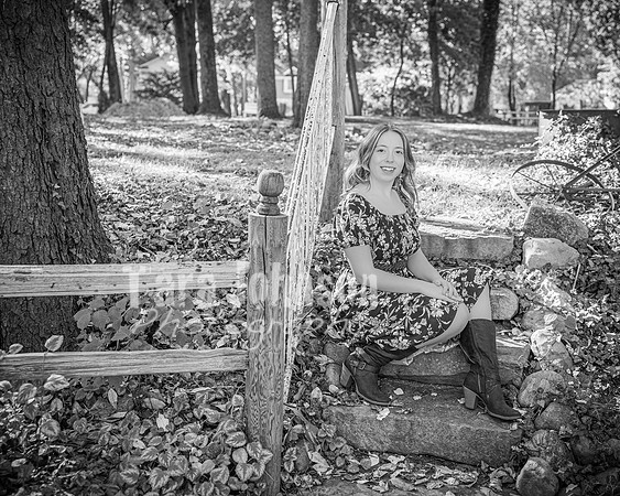 Sydney Moore @ Mill Race, Byers Homestead & Dodge Park #5 - BW - TJP (42 of 96)