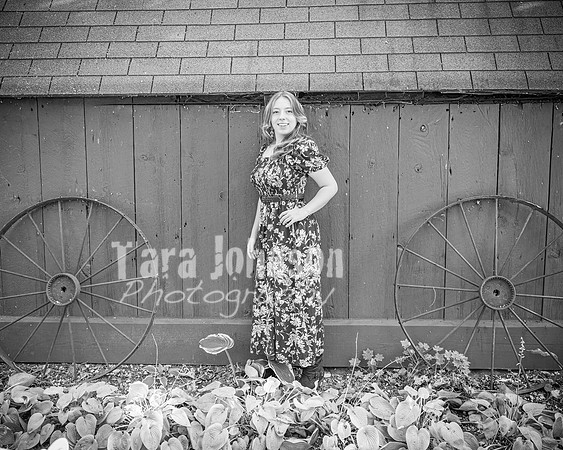 Sydney Moore @ Mill Race, Byers Homestead & Dodge Park #5 - BW - TJP (44 of 96)