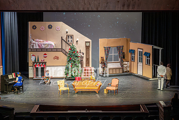 2025 LHS Theatre - IAWL - R3 (Soundbooth) - TJP (203 of 323)