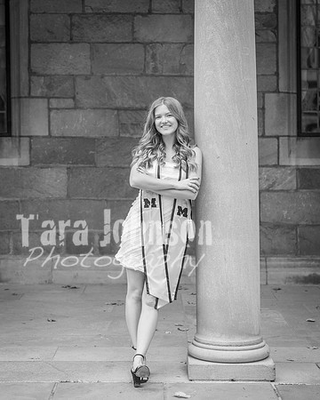Grad_Photos_Hailey_N_F25_BW (43 of 76)