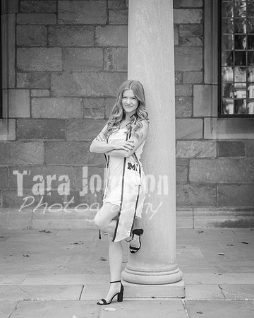 Grad_Photos_Hailey_N_F25_BW (39 of 76)
