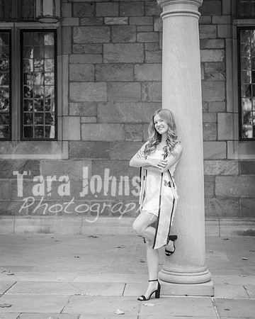 Grad_Photos_Hailey_N_F25_BW (41 of 76)