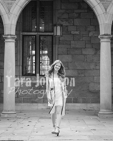 Grad_Photos_Hailey_N_F25_BW (37 of 76)