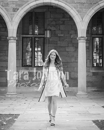 Grad_Photos_Hailey_N_F25_BW (36 of 76)