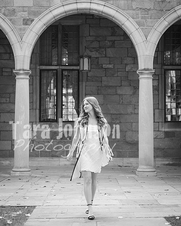Grad_Photos_Hailey_N_F25_BW (35 of 76)