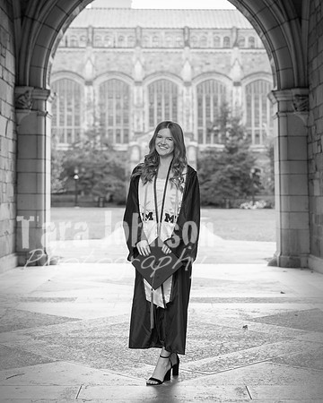 Grad_Photos_Hailey_N_F25_BW (4 of 76)