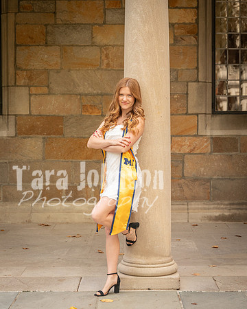 Grad_Photos_Hailey_N_F25 (39 of 76)