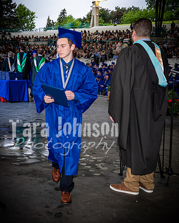 22 IA Grad - Angle #4 Celebration Walk - TJP (103 of 345)