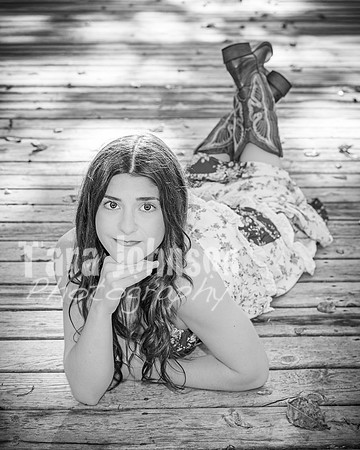 Marah Ariss Byers Homestead Dodge Park 5 - BW - TJP (21 of 58)