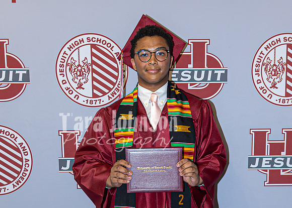 2026 U of D Grad - Angle #1 - Backdrop - TJP (150 of 258)