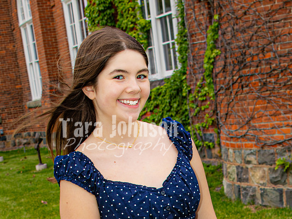 Lucy Dodd - Outdoors - TJP (2 of 12)