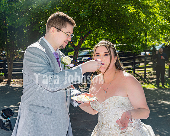 Dylan & Kendall Bailey - Cutting of the Cake - TJP (10 of 16)