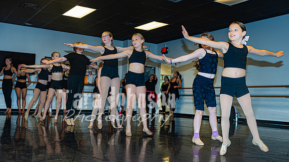 Suzanne's - Hairspray - Rehearsal 2 (Side Corner) - TJP (17 of 80)