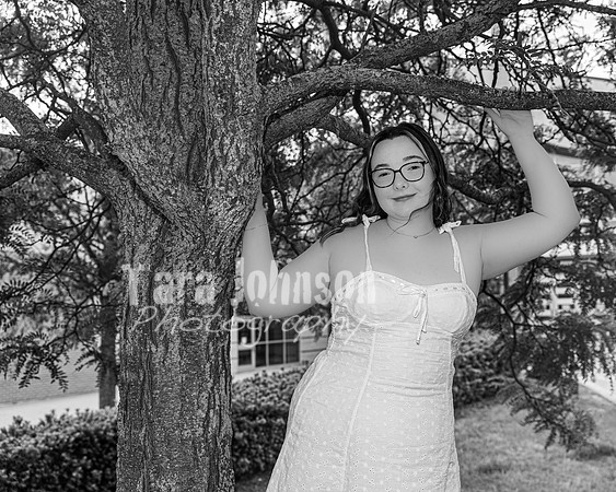 Isabella Gagnon @ LHS - BW - TJP (14 of 24)