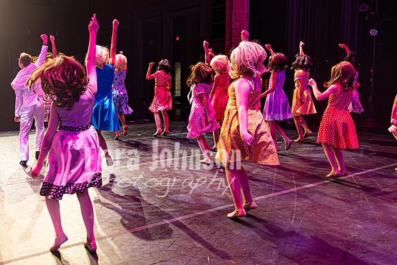 Suzanne's - Hairspray - Final Rehearsal - TJP (5 of 271)